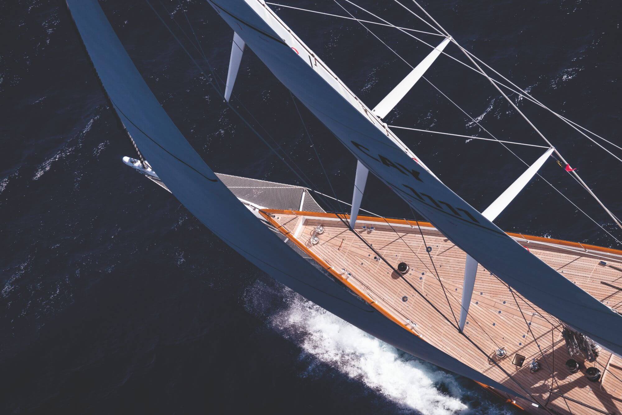 elfje sailing yacht owner