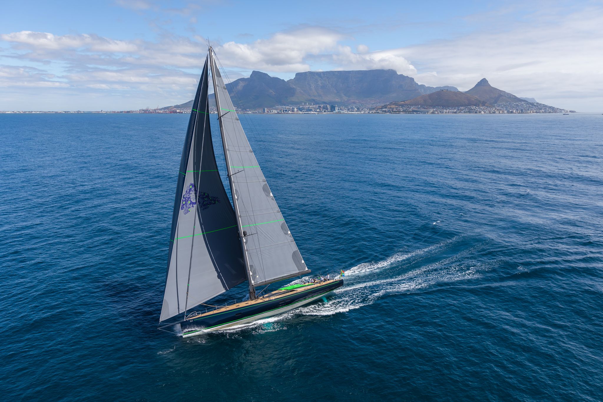 The Pocket Superyacht 